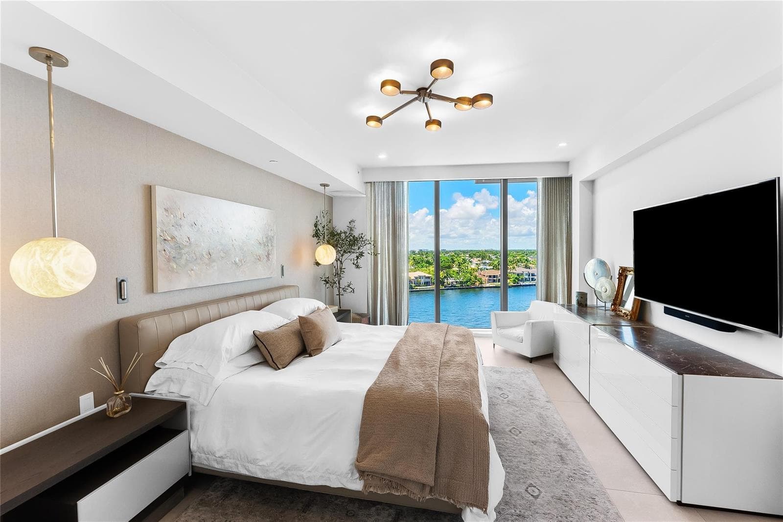 435 Bayshore Drive 702 photo 12