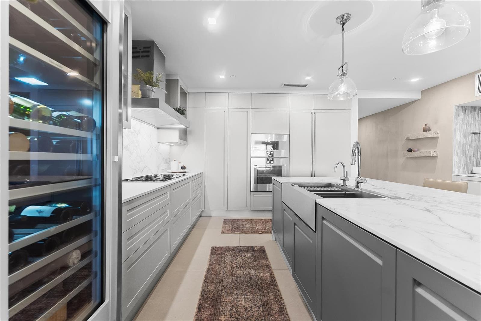 435 Bayshore Drive 702 photo 10