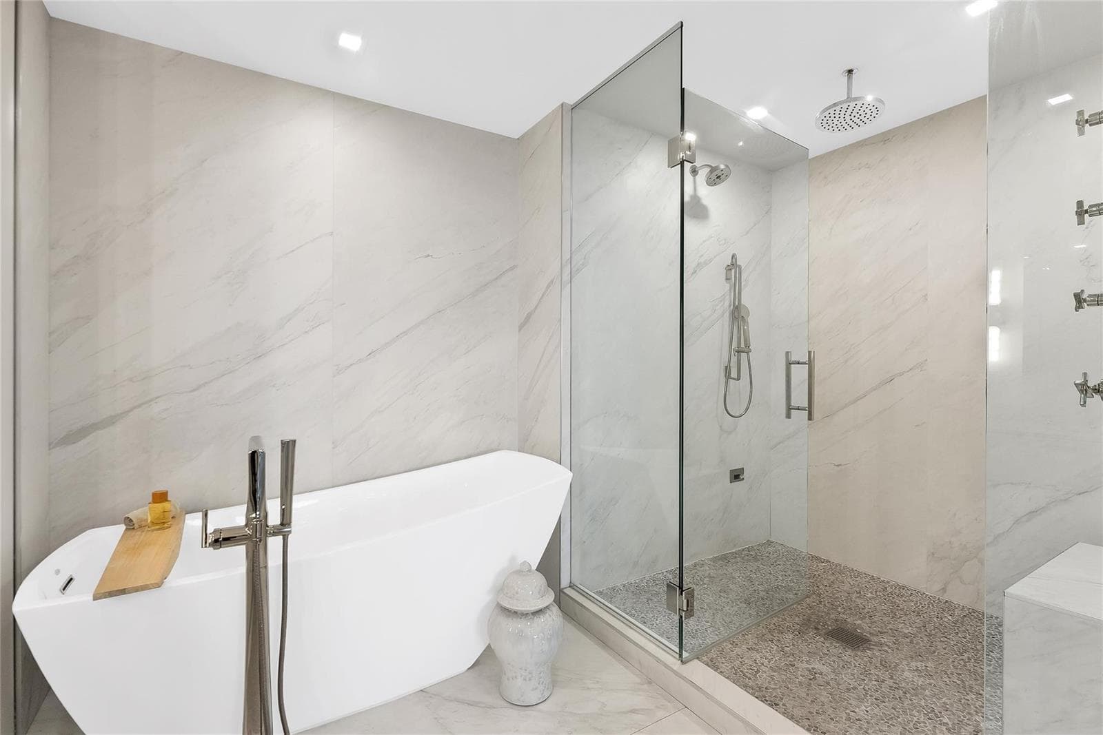435 Bayshore Drive 702 photo 15
