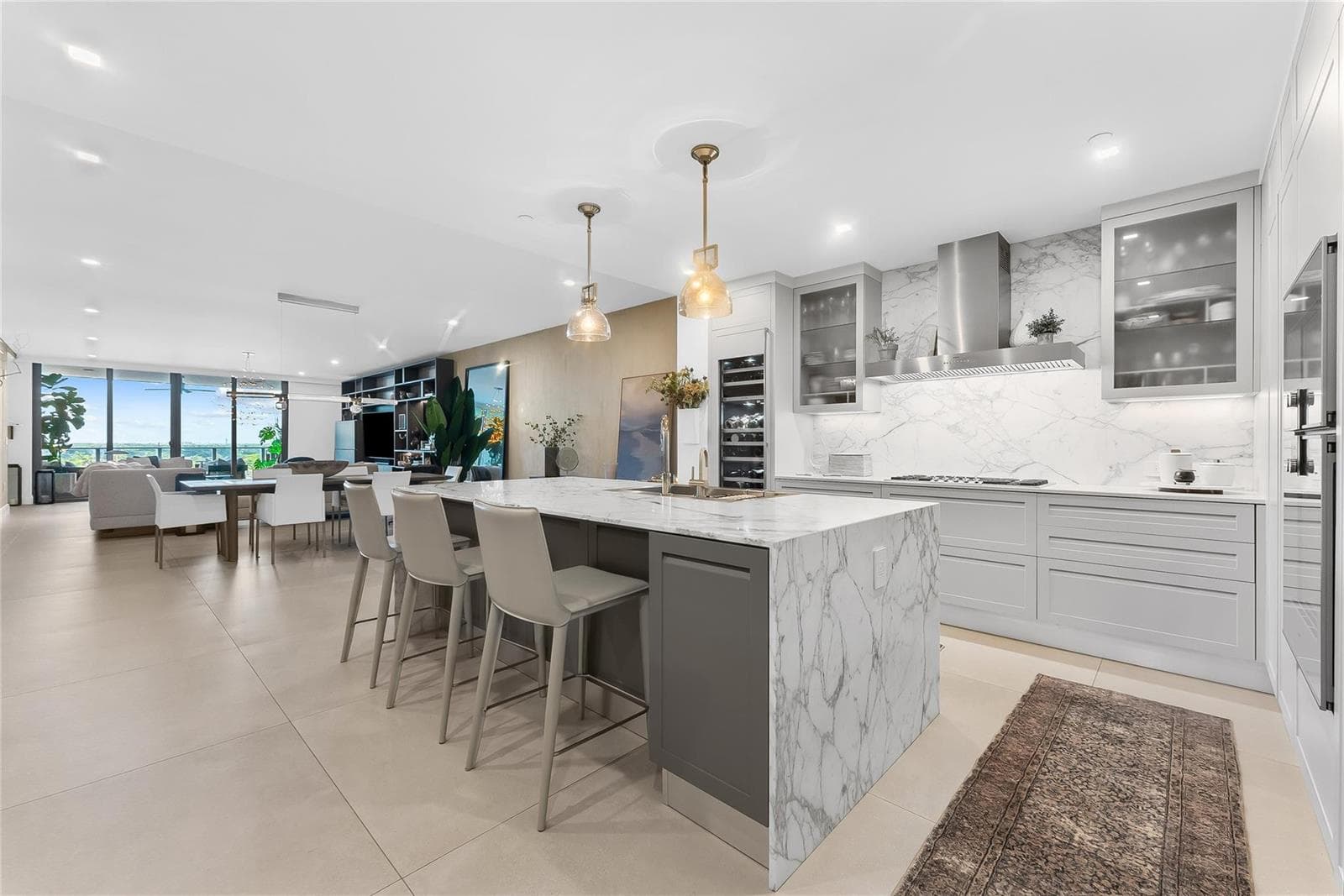 435 Bayshore Drive 702 photo 8