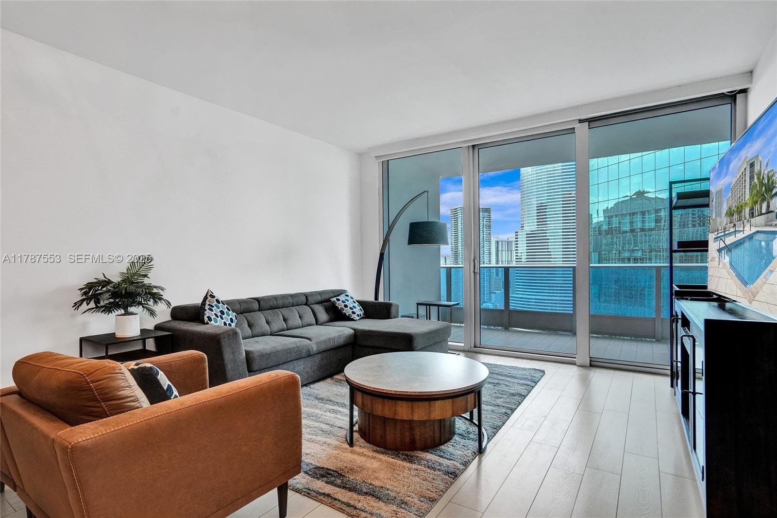200 Biscayne Boulevard Way 3211 photo 2