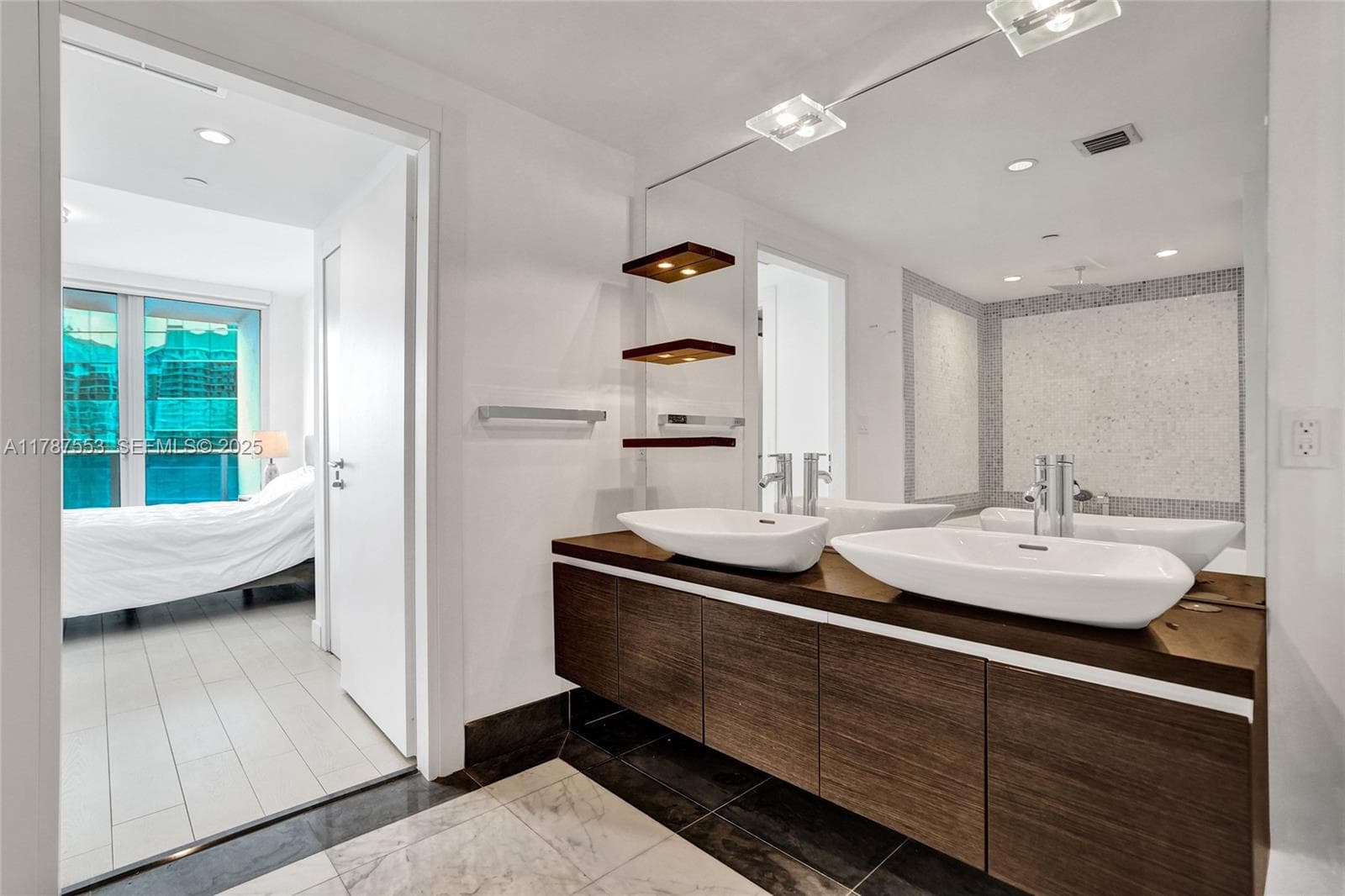 200 Biscayne Boulevard Way 3211 photo 16