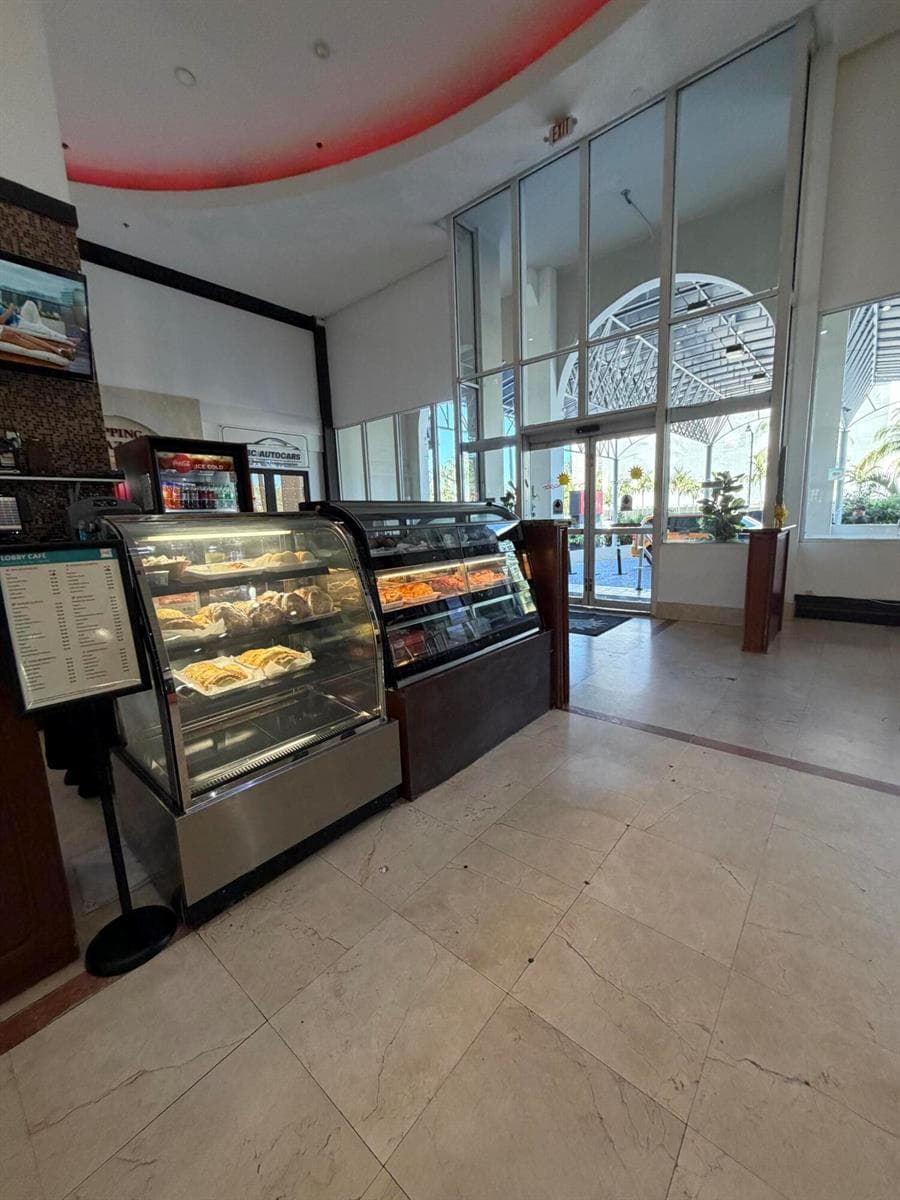 19201 Collins Avenue photo 24