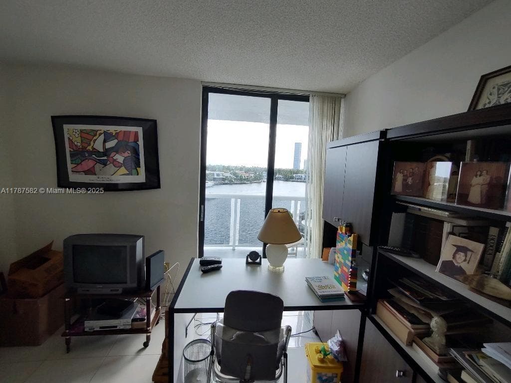 20515 E Country Club Dr 646 photo 6