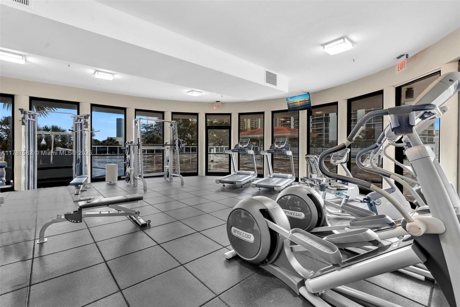 20515 E Country Club Dr 646 photo 22