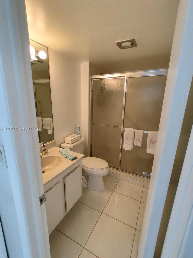 20515 E Country Club Dr 646 photo 9