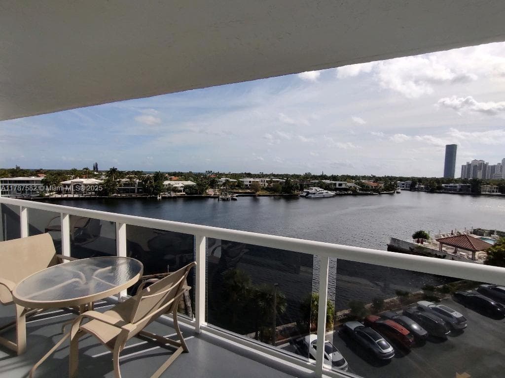 20515 E Country Club Dr 646 photo 10