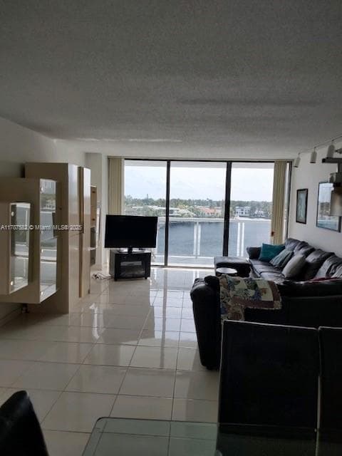 20515 E Country Club Dr 646 photo 8