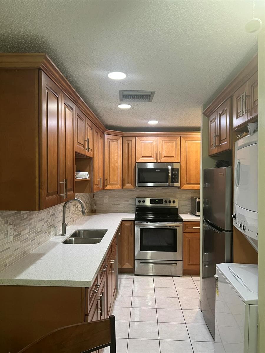 1835 NW 18th Street 104 photo 1
