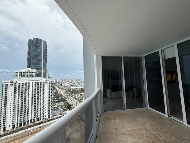 18911 Collins Ave 2804 photo 4