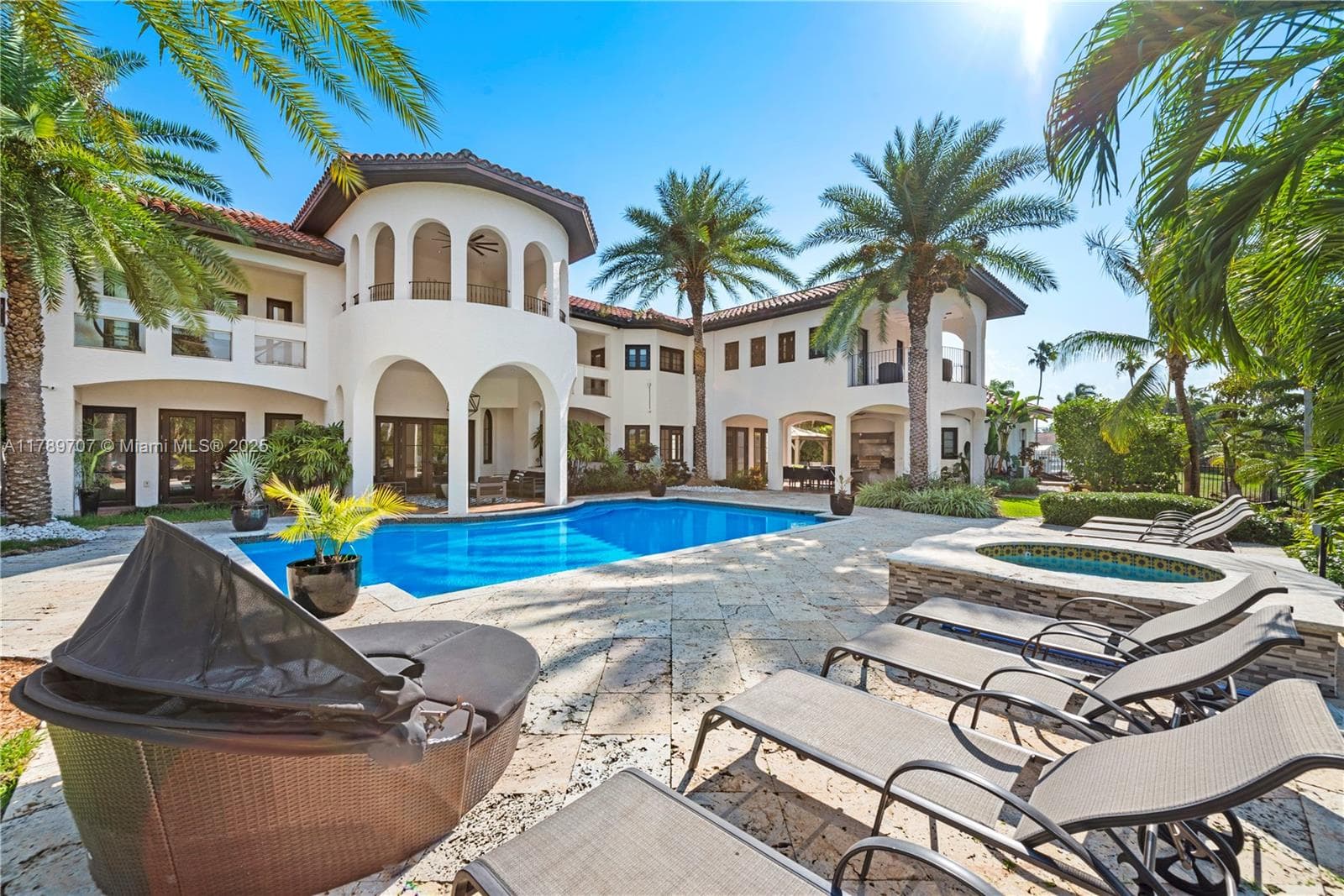 1201 83rd St photo 2