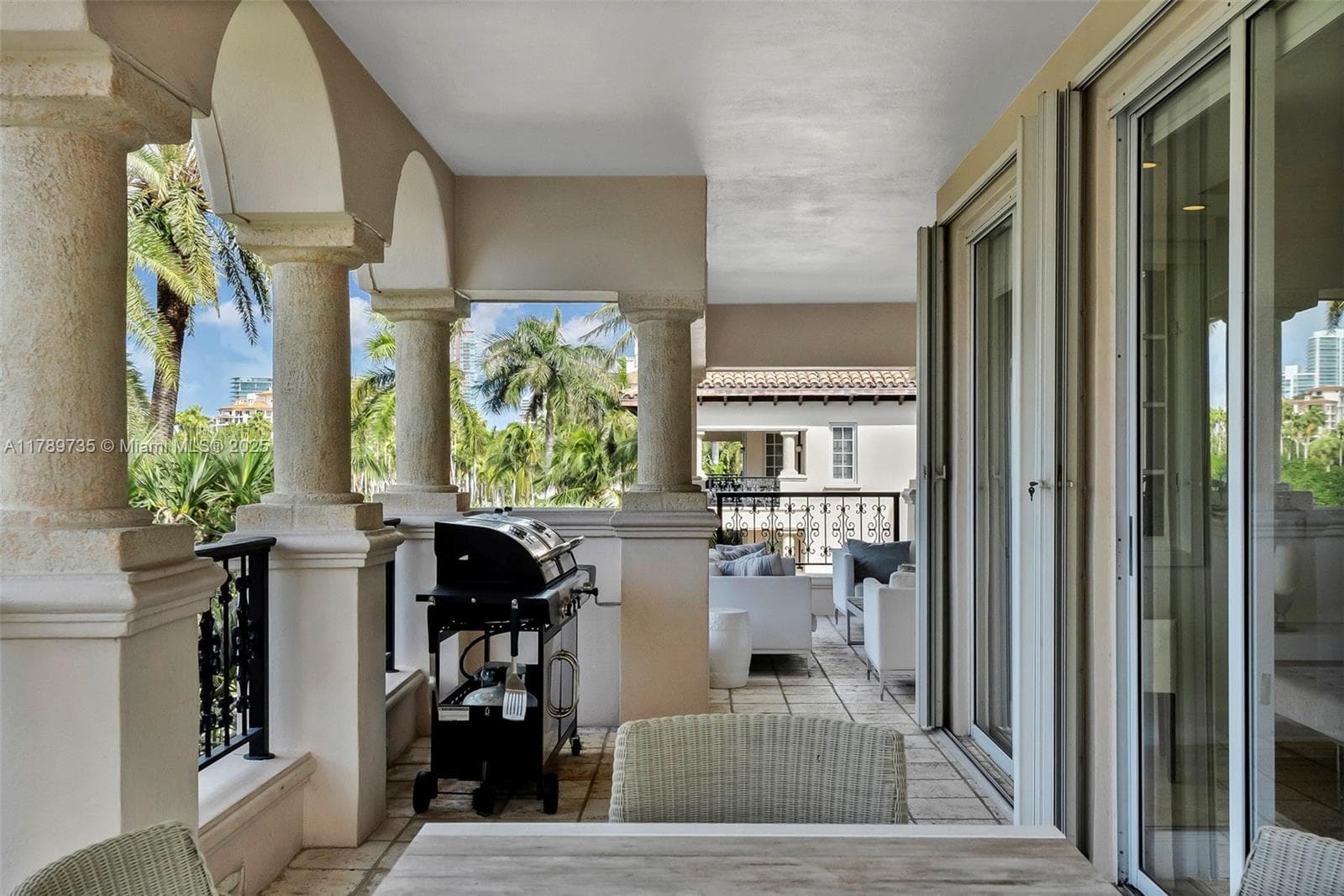 19237 Fisher Island Dr 19237 photo 23