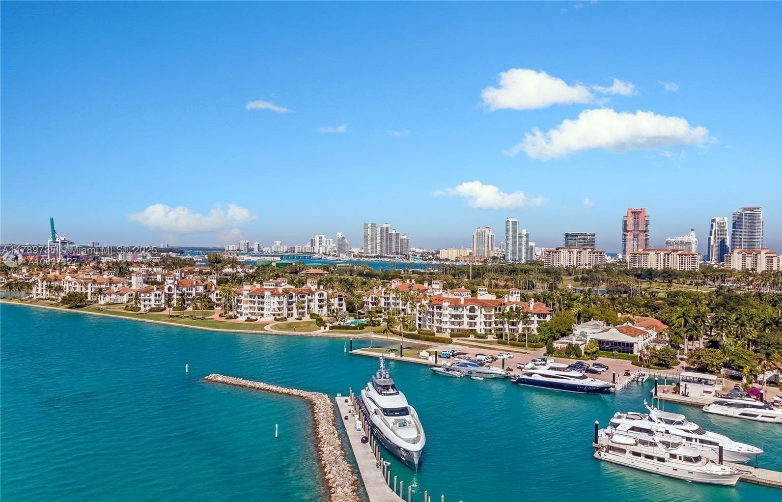19237 Fisher Island Dr 19237 photo 2
