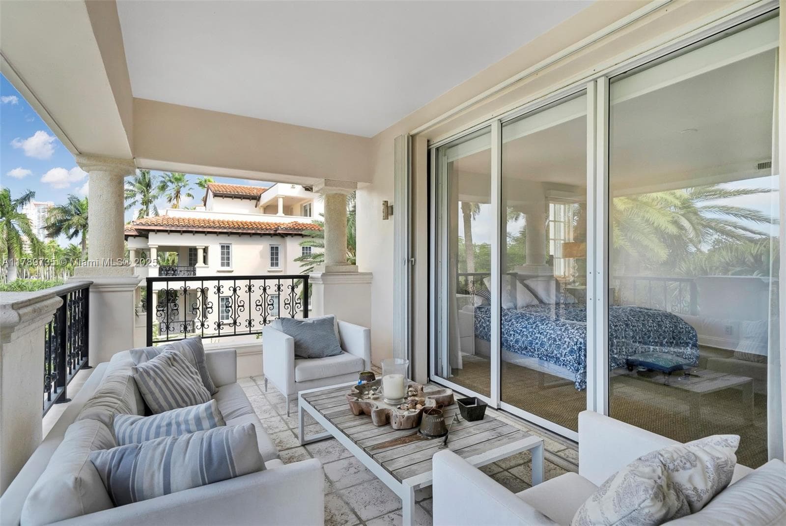 19237 Fisher Island Dr 19237 photo 17
