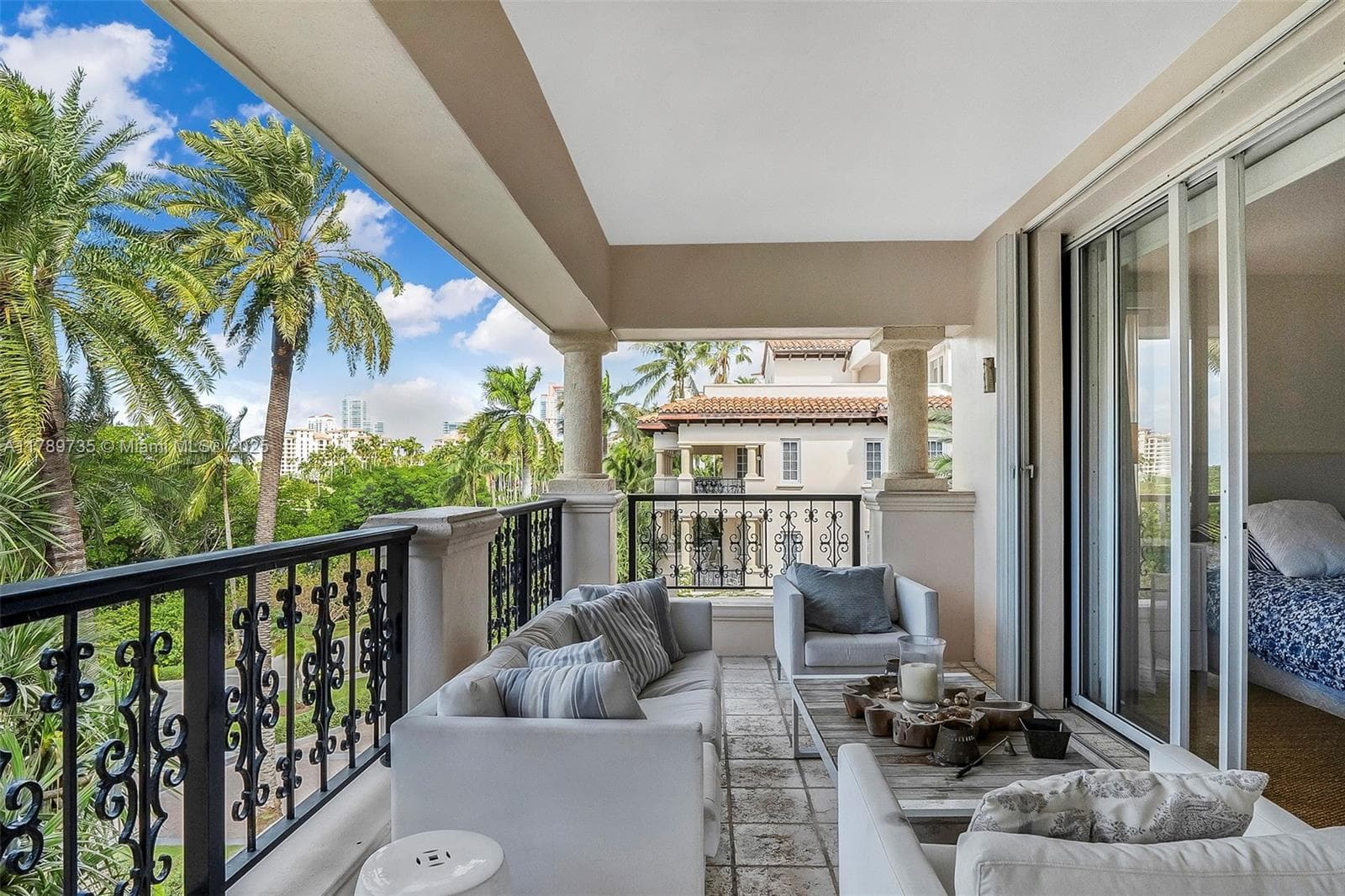 19237 Fisher Island Dr 19237 photo 22