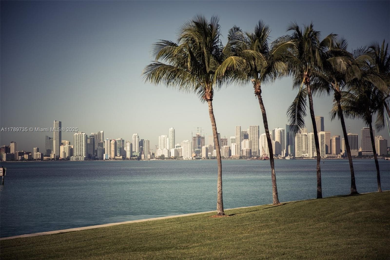 19237 Fisher Island Dr 19237 photo 3