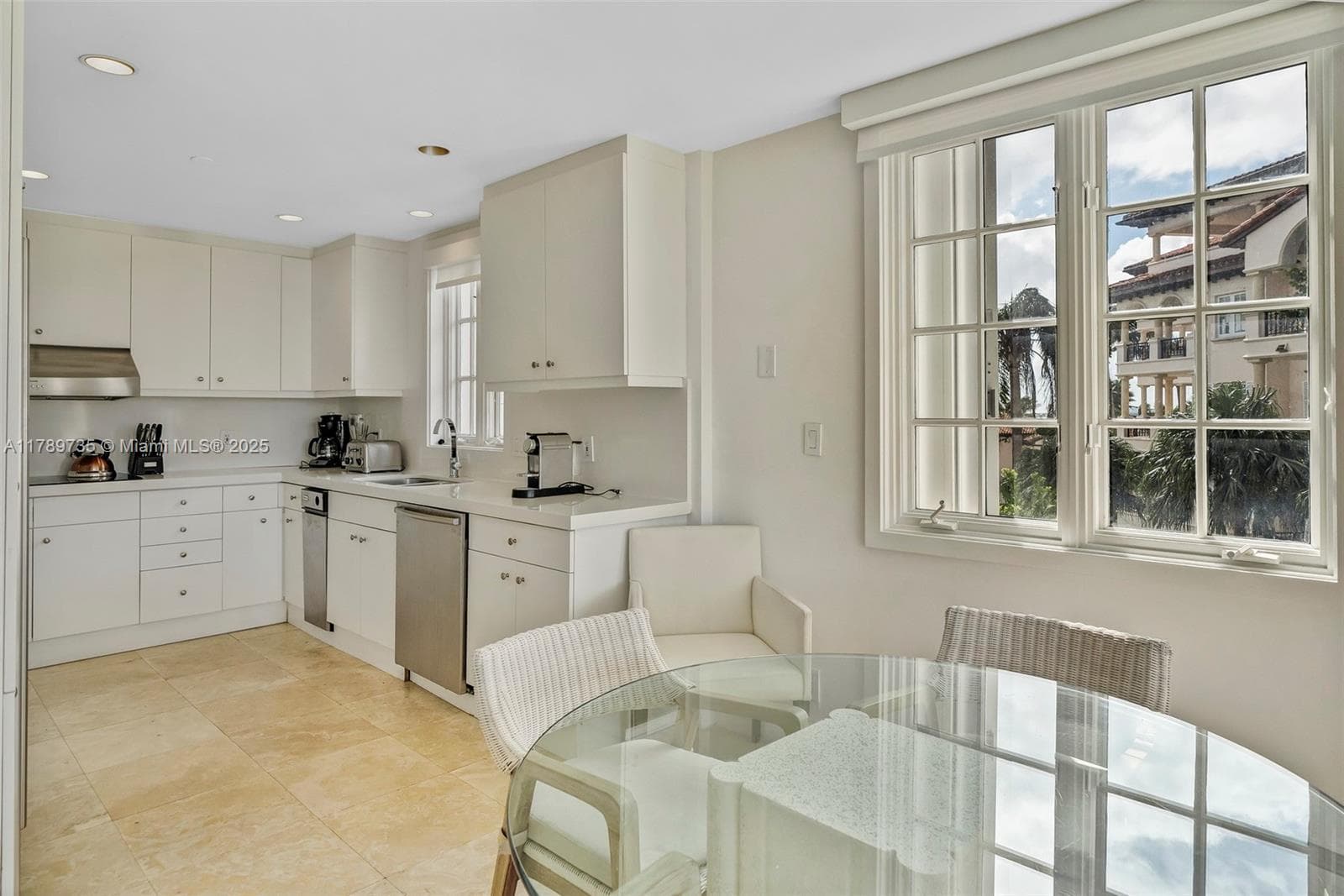 19237 Fisher Island Dr 19237 photo 9