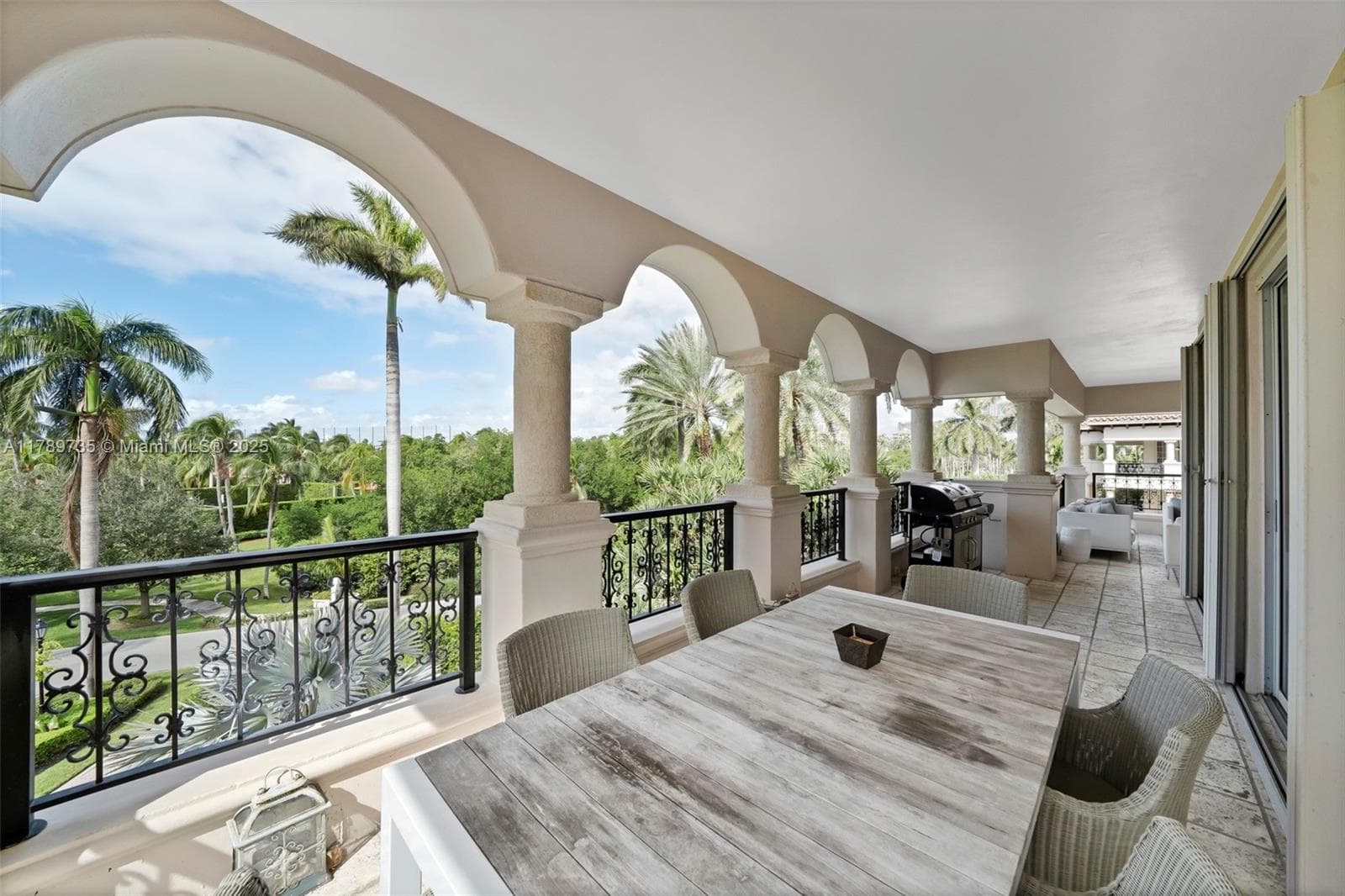 19237 Fisher Island Dr 19237 photo 24