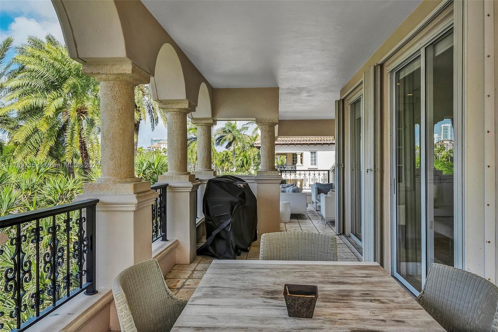19237 Fisher Island Dr 19237 photo 21