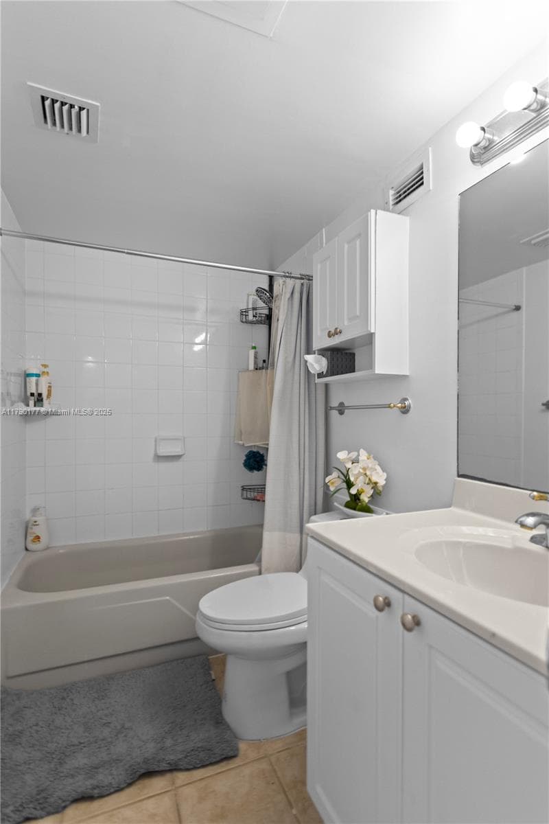 2501 Ocean Dr 1614 photo 15