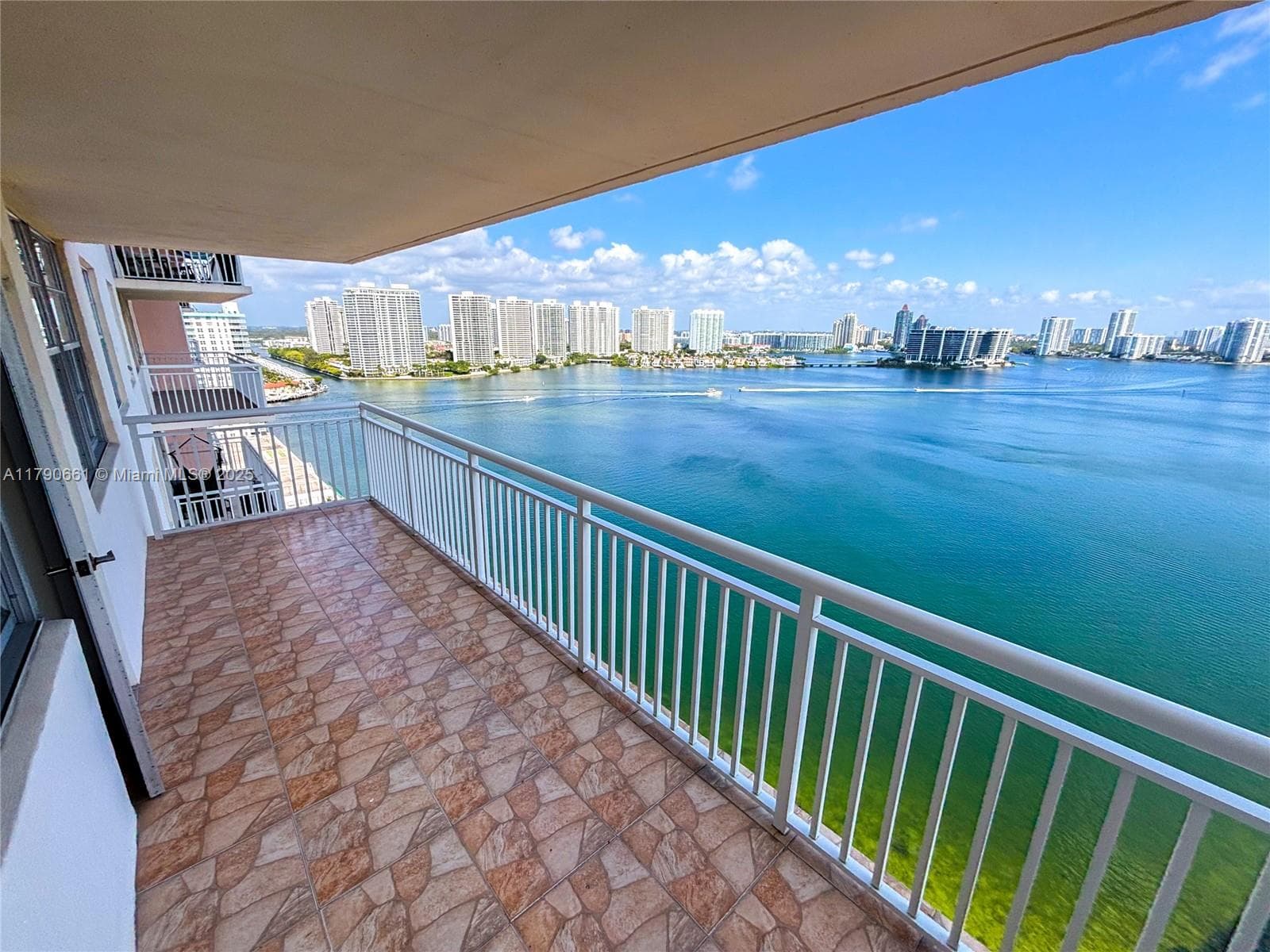 251 174th St 2219 photo 3