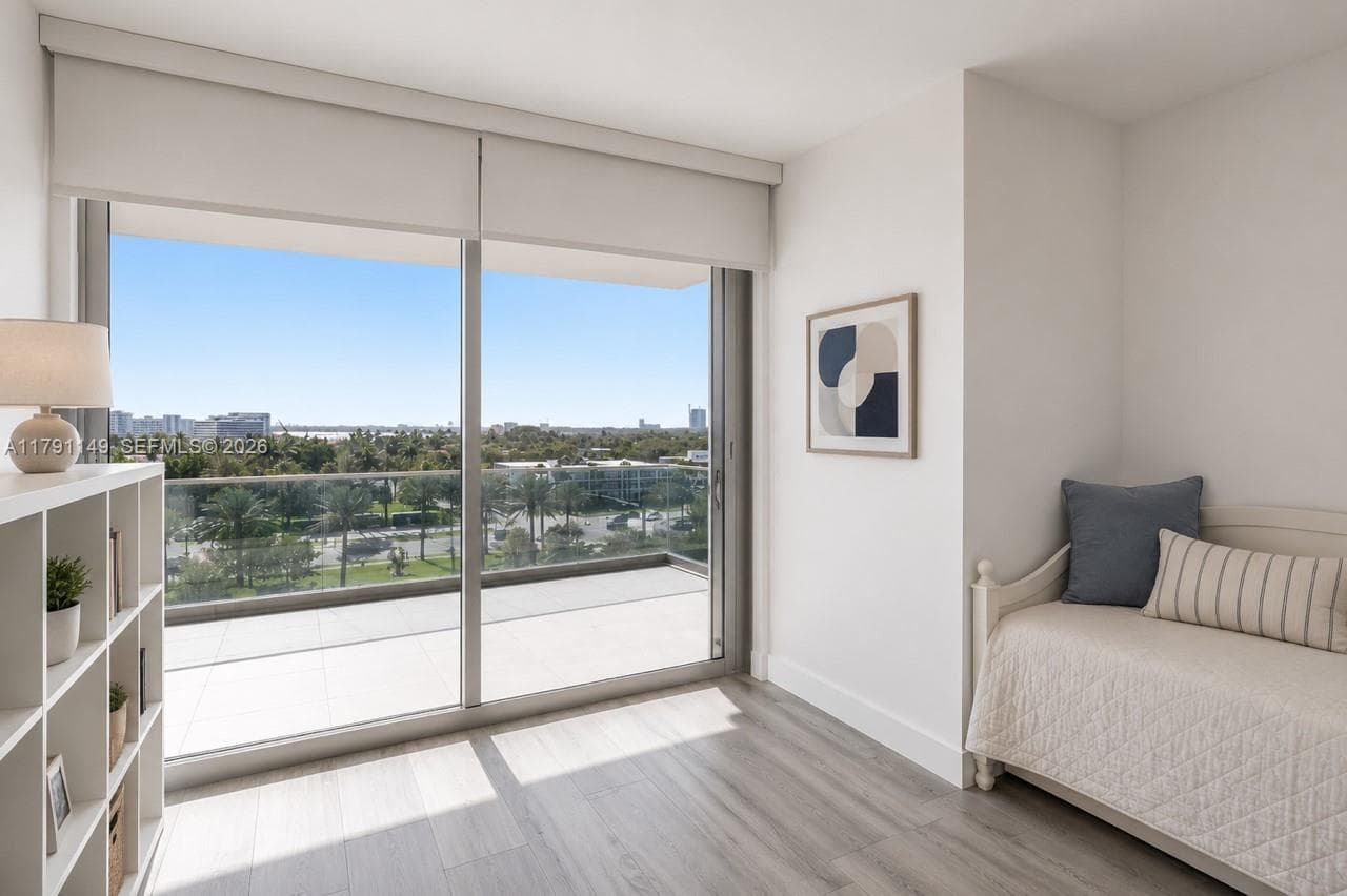 10201 Collins Ave 605 photo 23