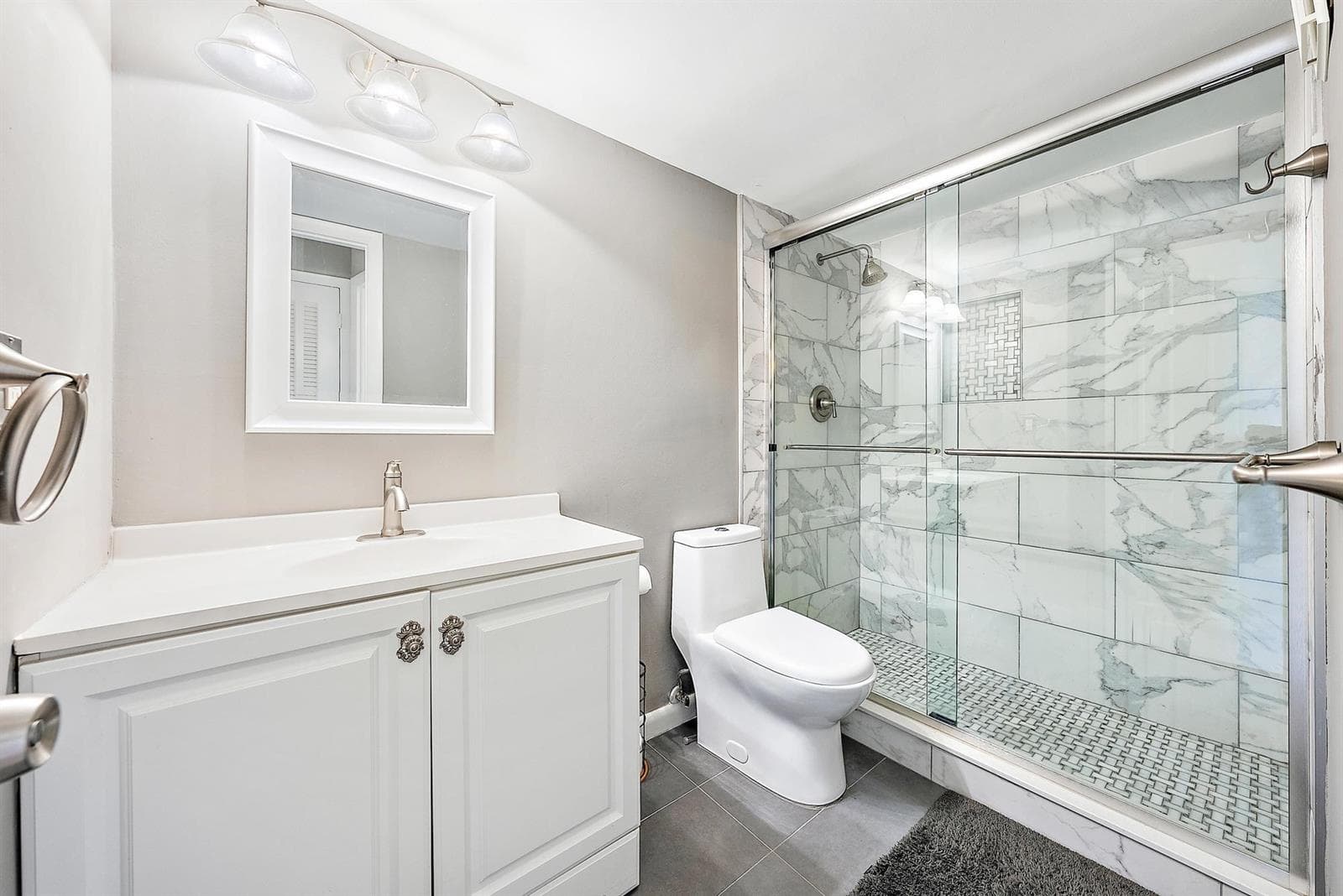 109 Paradise Harbour Boulevard 307 photo 12