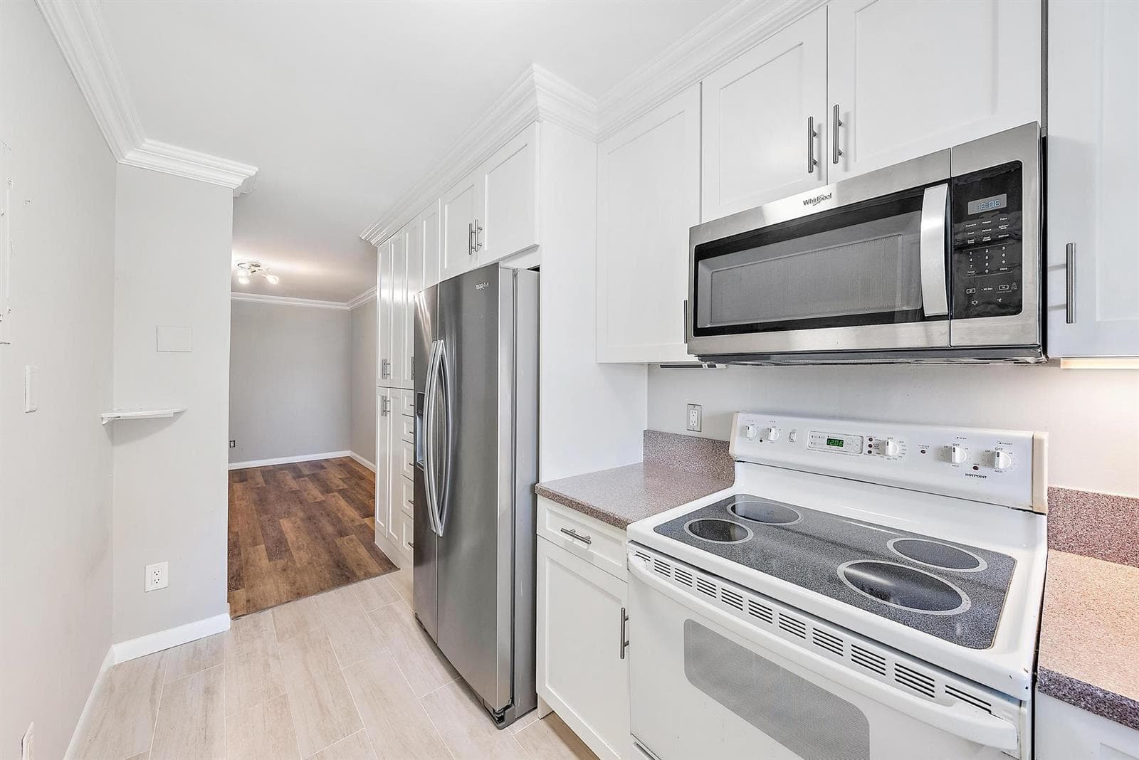 109 Paradise Harbour Boulevard 307 photo 7
