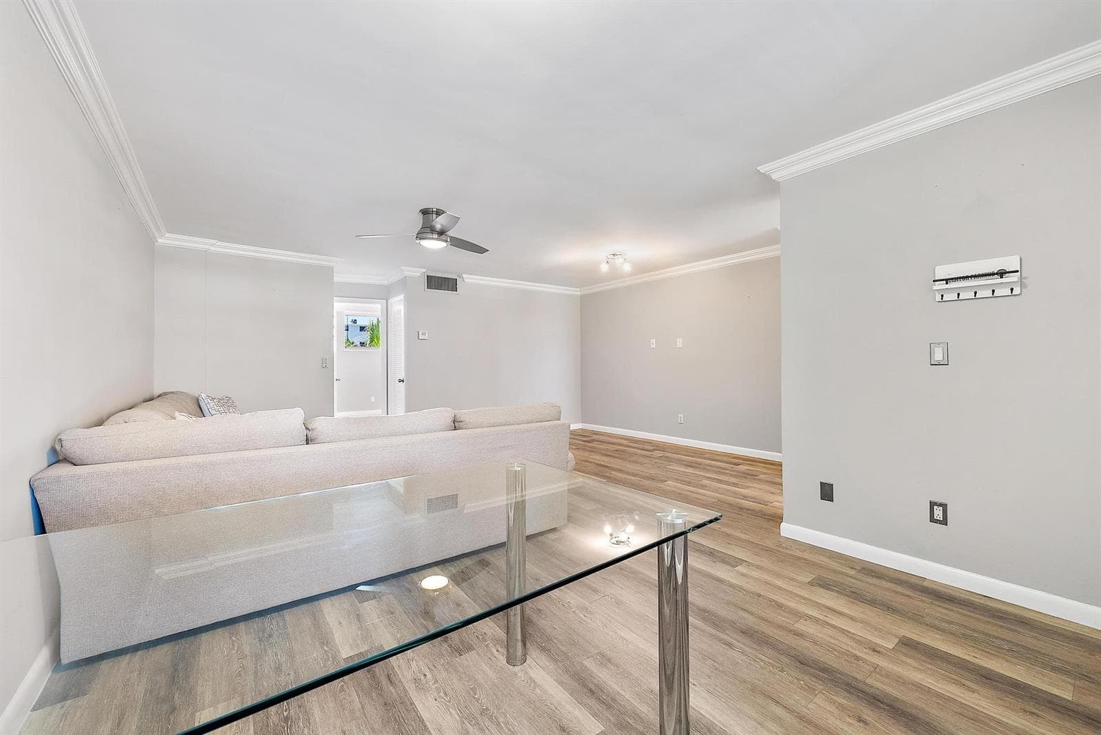 109 Paradise Harbour Boulevard 307 photo 9