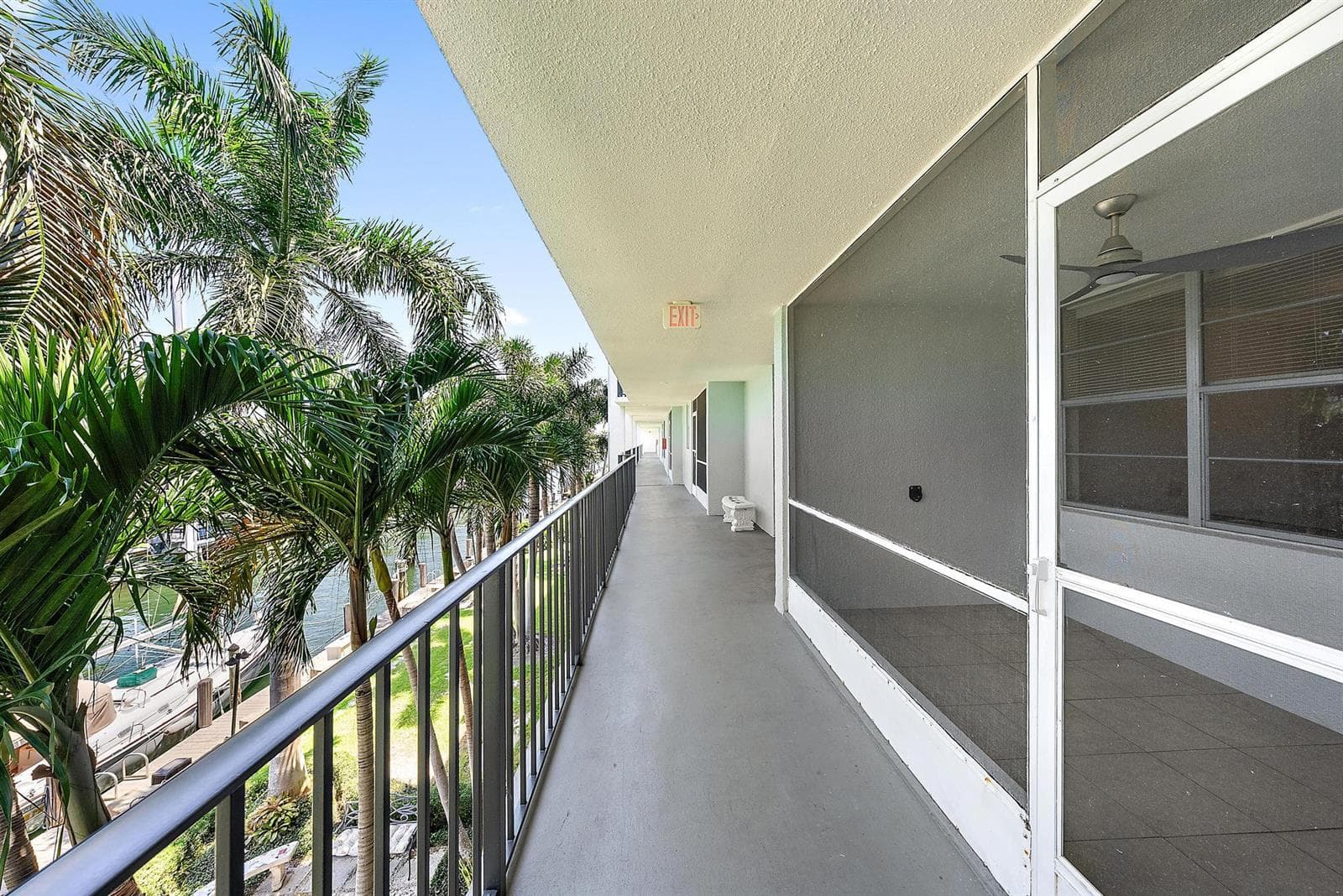 109 Paradise Harbour Boulevard 307 photo 14