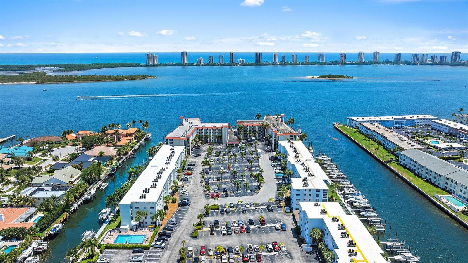 109 Paradise Harbour Boulevard 307 photo 15