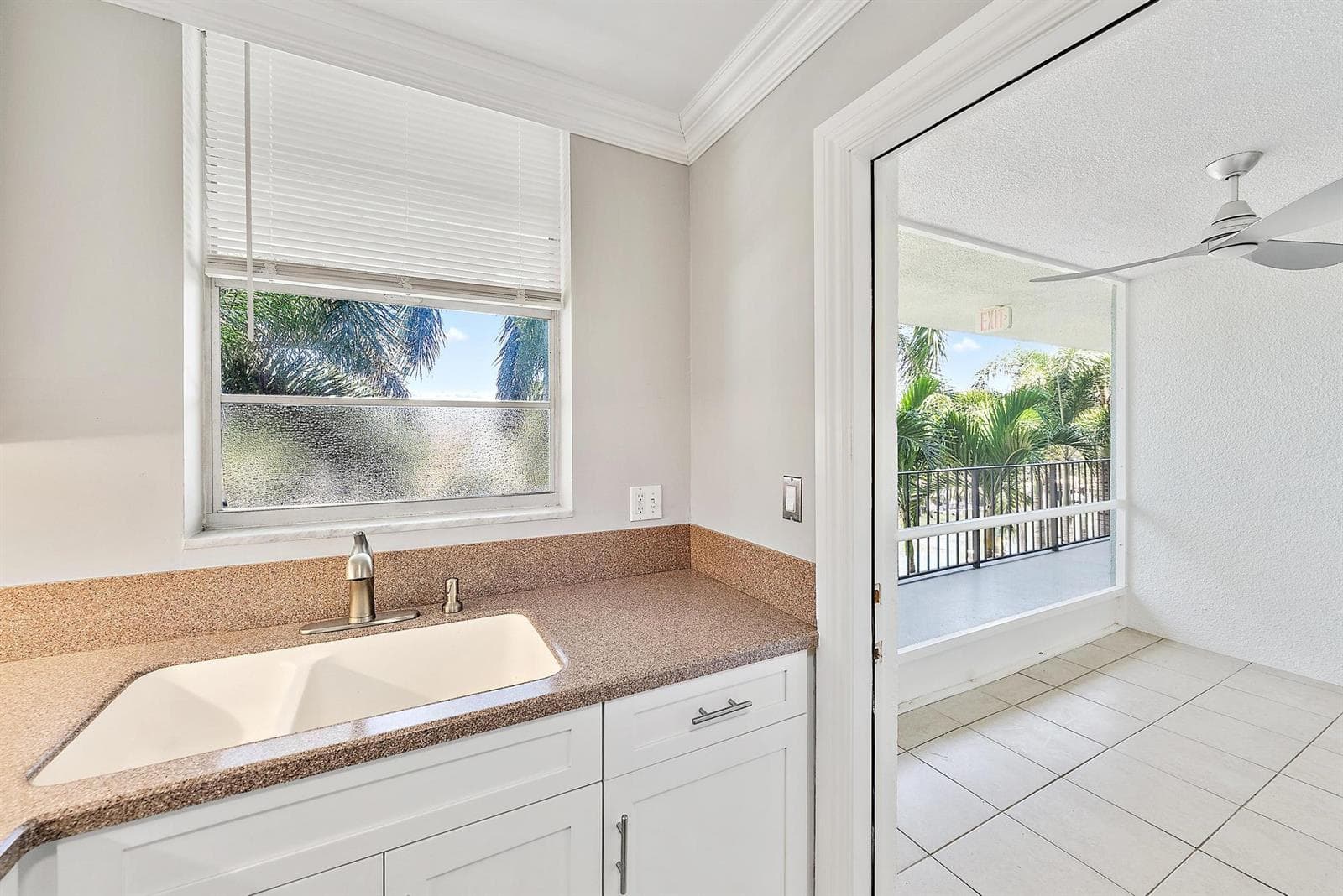 109 Paradise Harbour Boulevard 307 photo 8