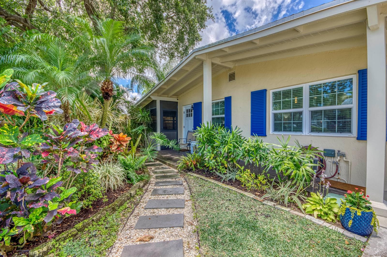 404 S Caloosahatchee Avenue photo 1