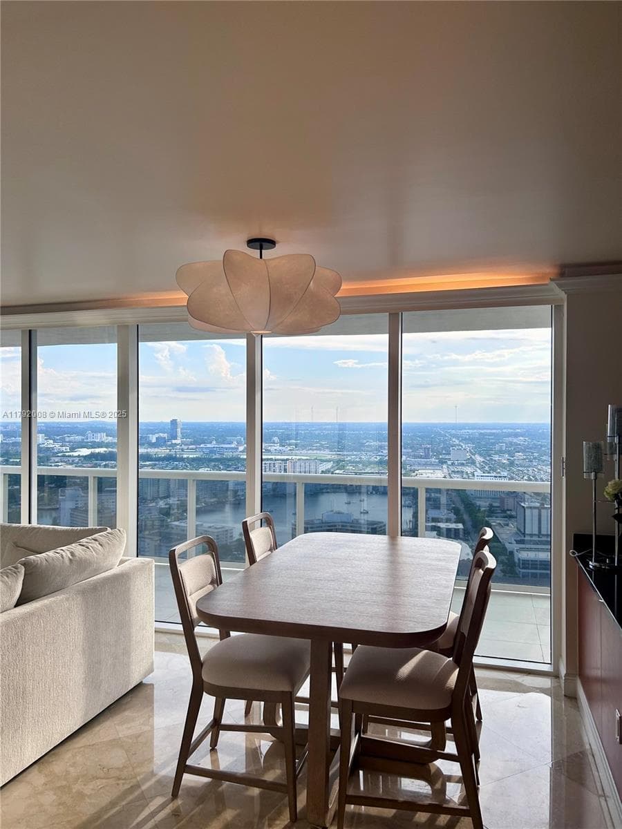 1830 S Ocean Dr 4106 photo 2
