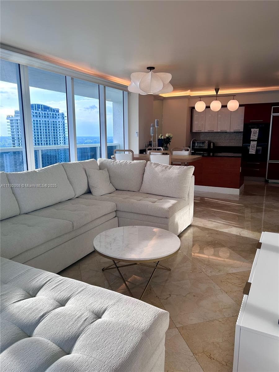 1830 S Ocean Dr 4106 photo 3