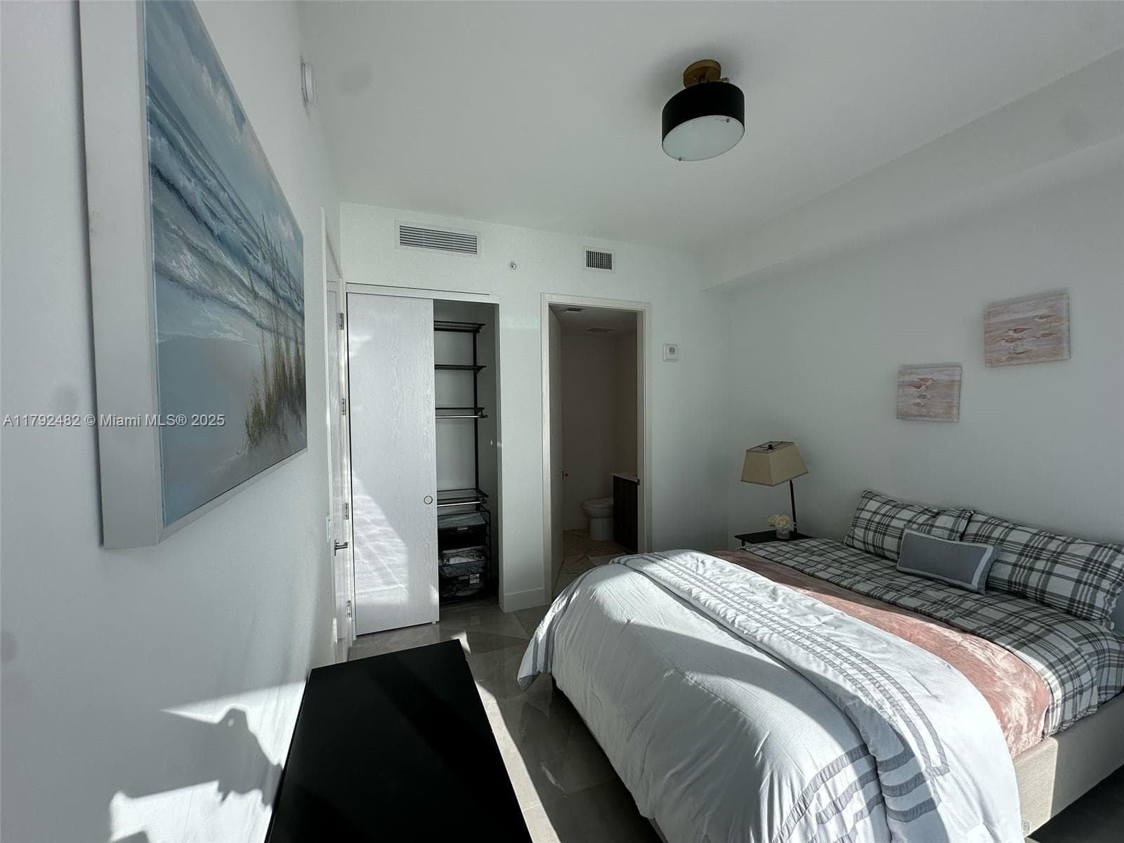 17550 Collins Ave 902 photo 17