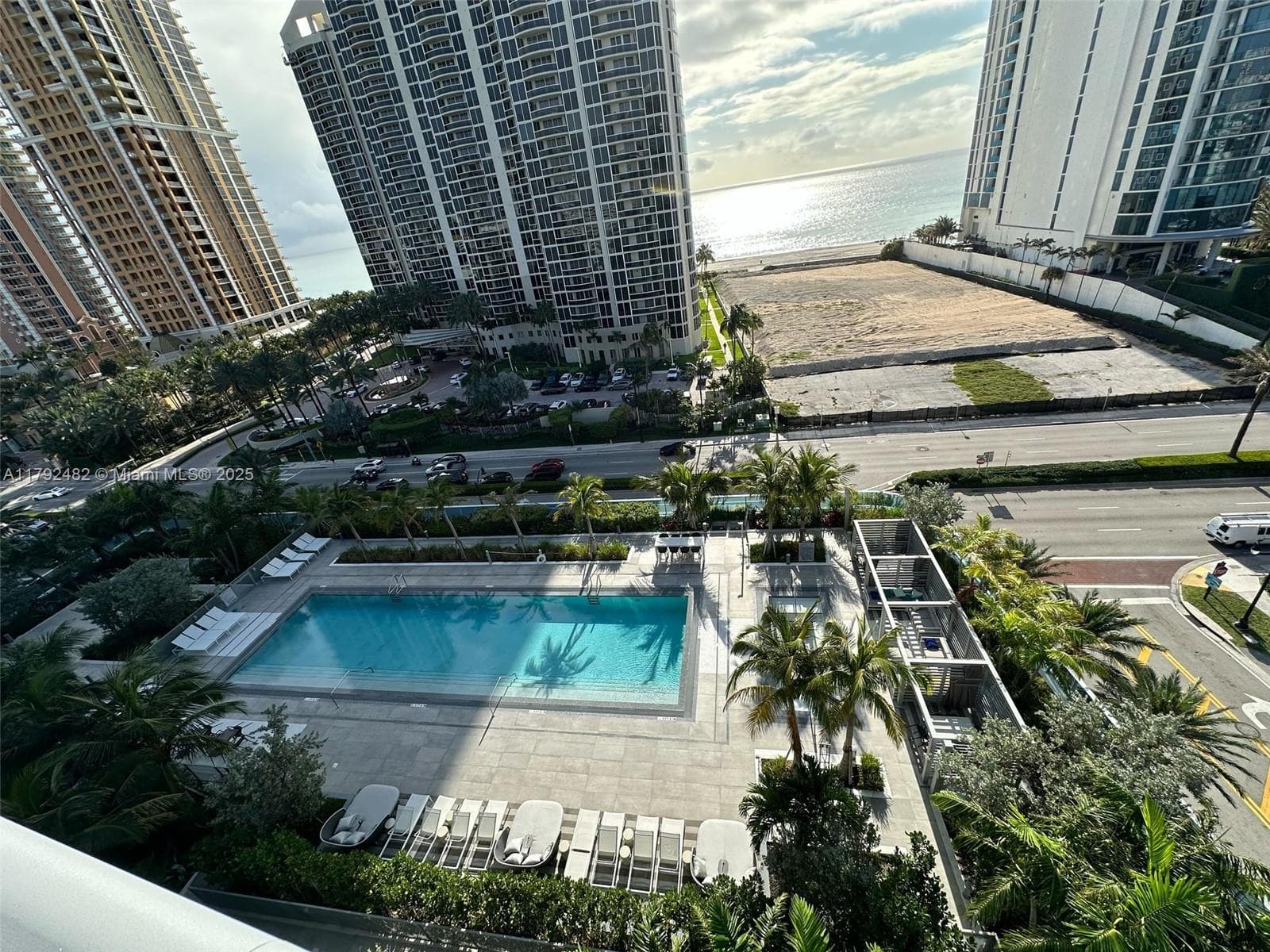 17550 Collins Ave 902 photo 1