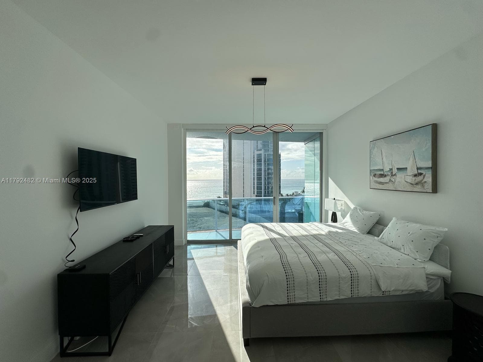 17550 Collins Ave 902 photo 9
