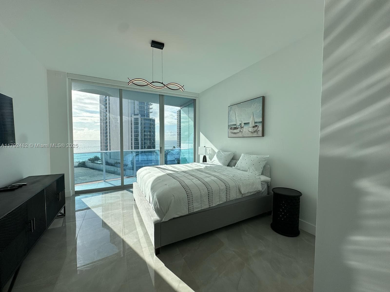 17550 Collins Ave 902 photo 10