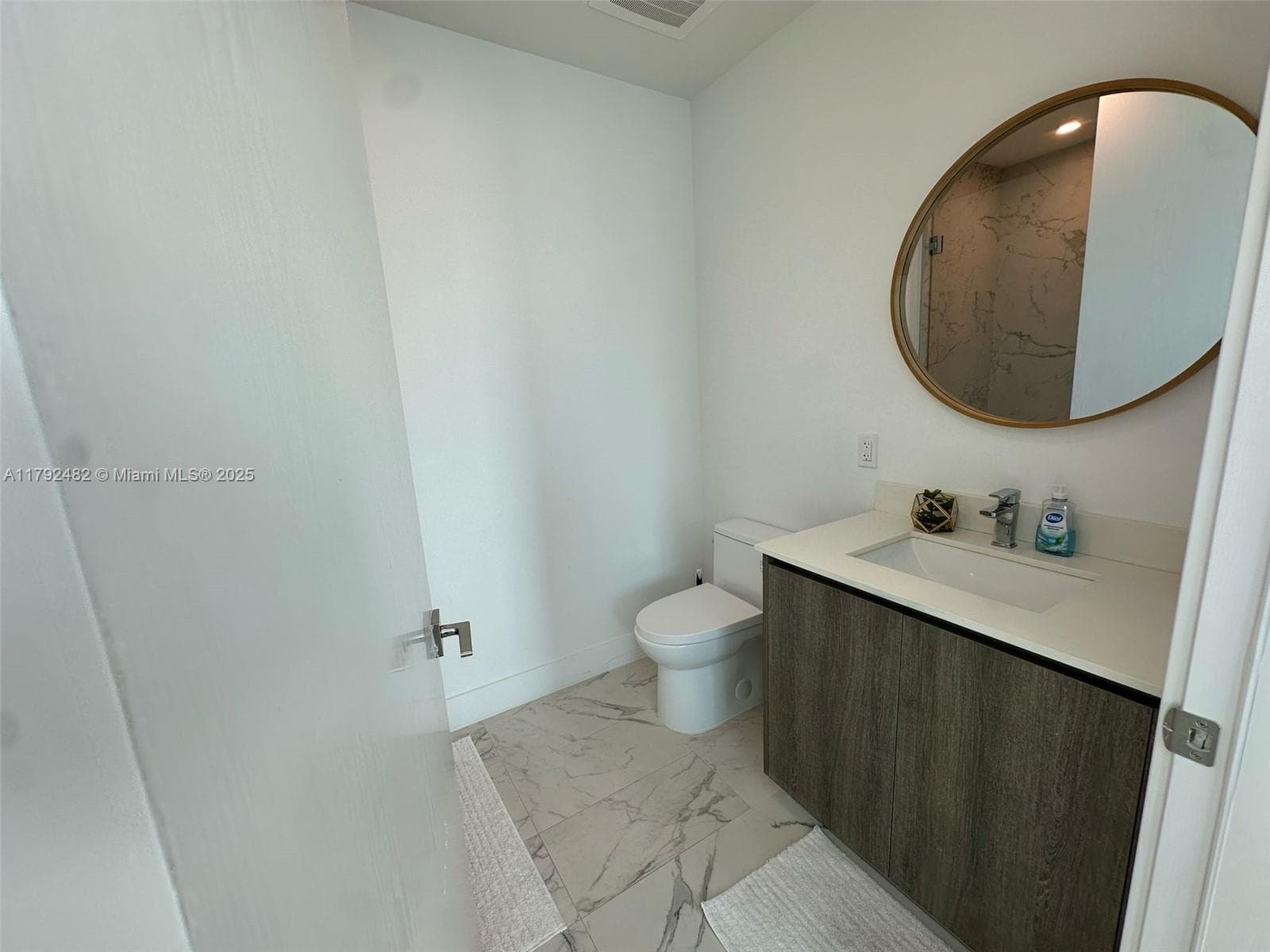 17550 Collins Ave 902 photo 19