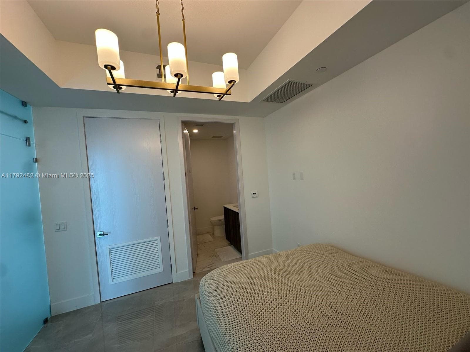 17550 Collins Ave 902 photo 21