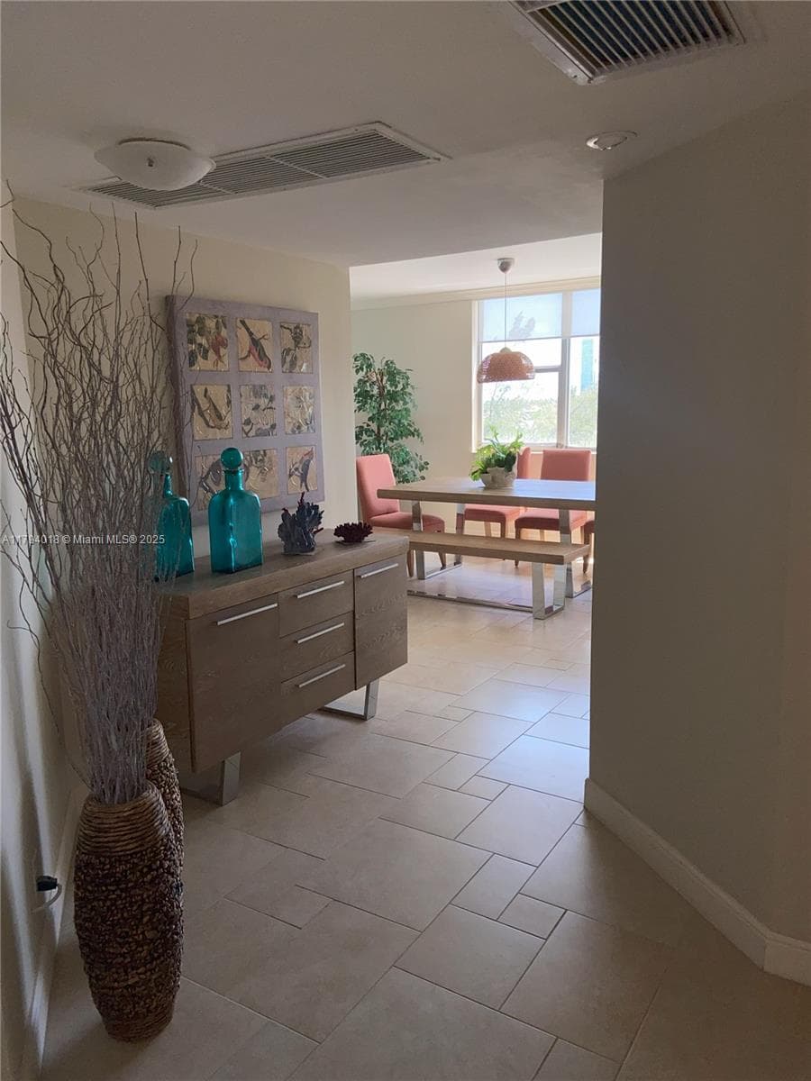 3180 S Ocean Dr 716 photo 2