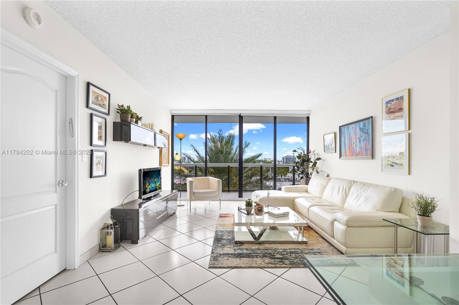 9455 Collins Ave 603 photo 4