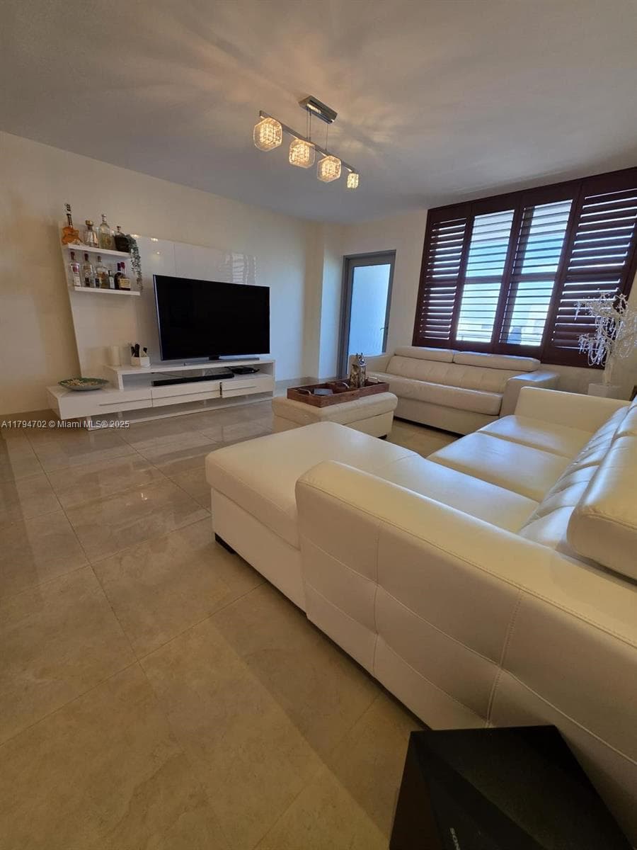 9225 Collins Ave 1409 photo 3