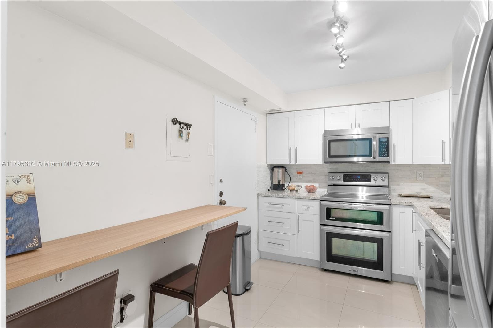 9511 Collins Ave 301 photo 3