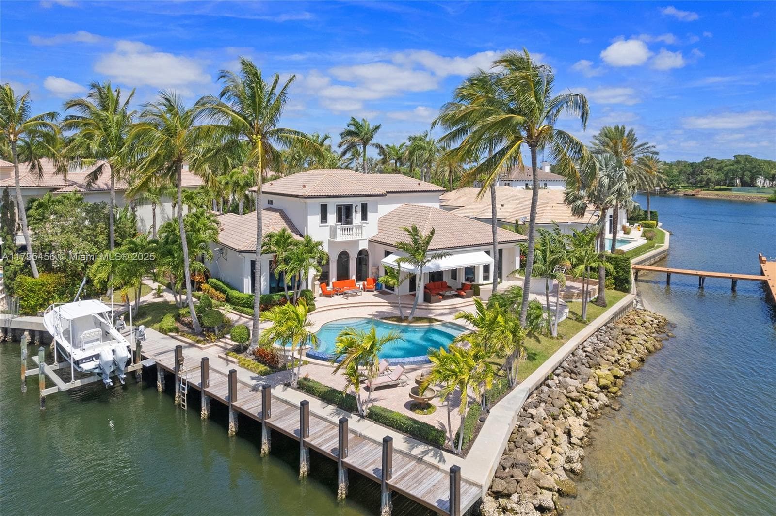 848 Harbour Isle Place