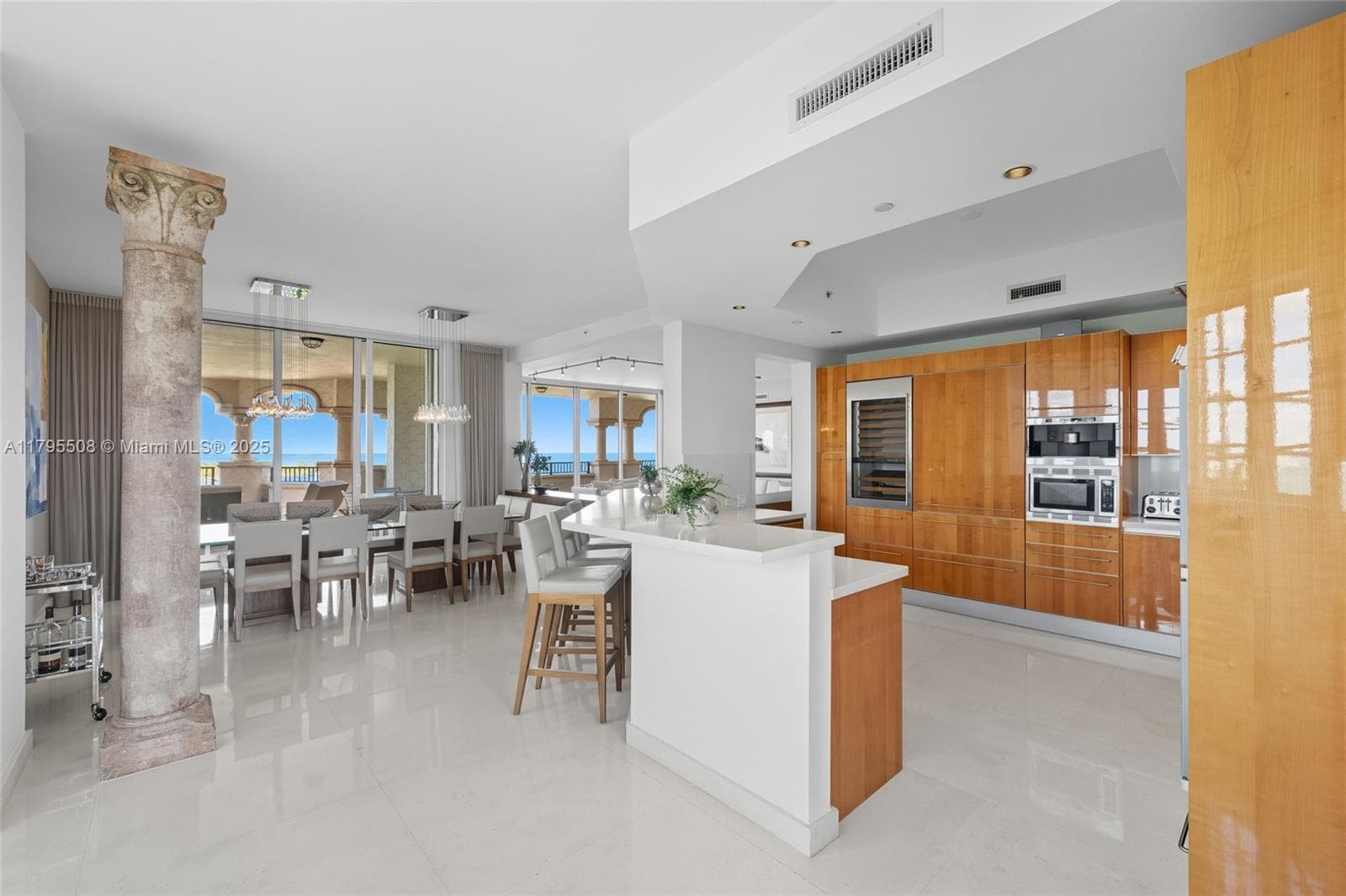 7141 Fisher Island Dr 7141 photo 13