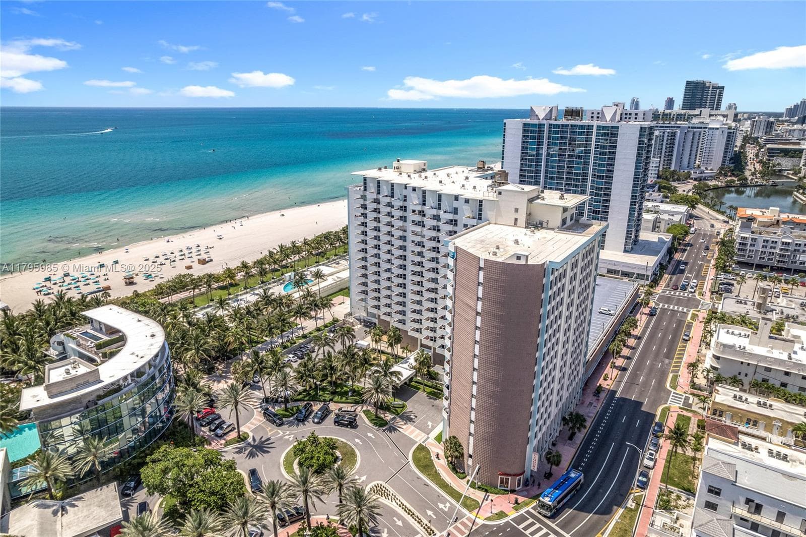 2899 Collins Ave 1218 photo 2
