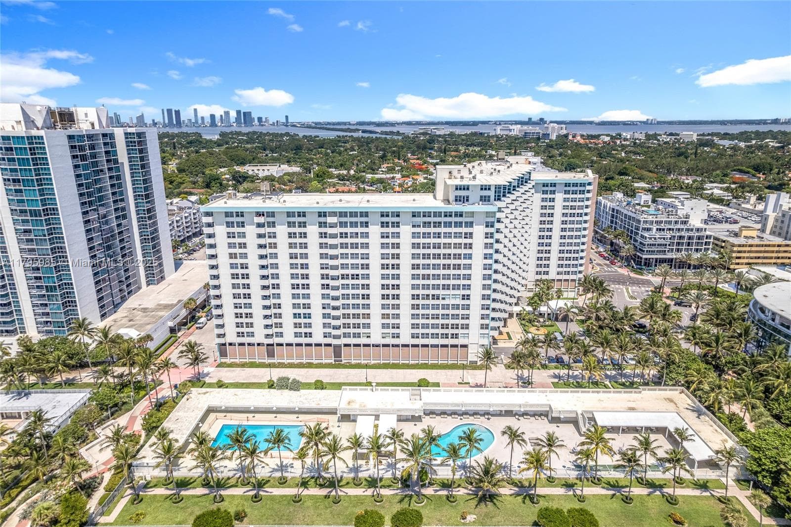 2899 Collins Ave 1218 photo 1
