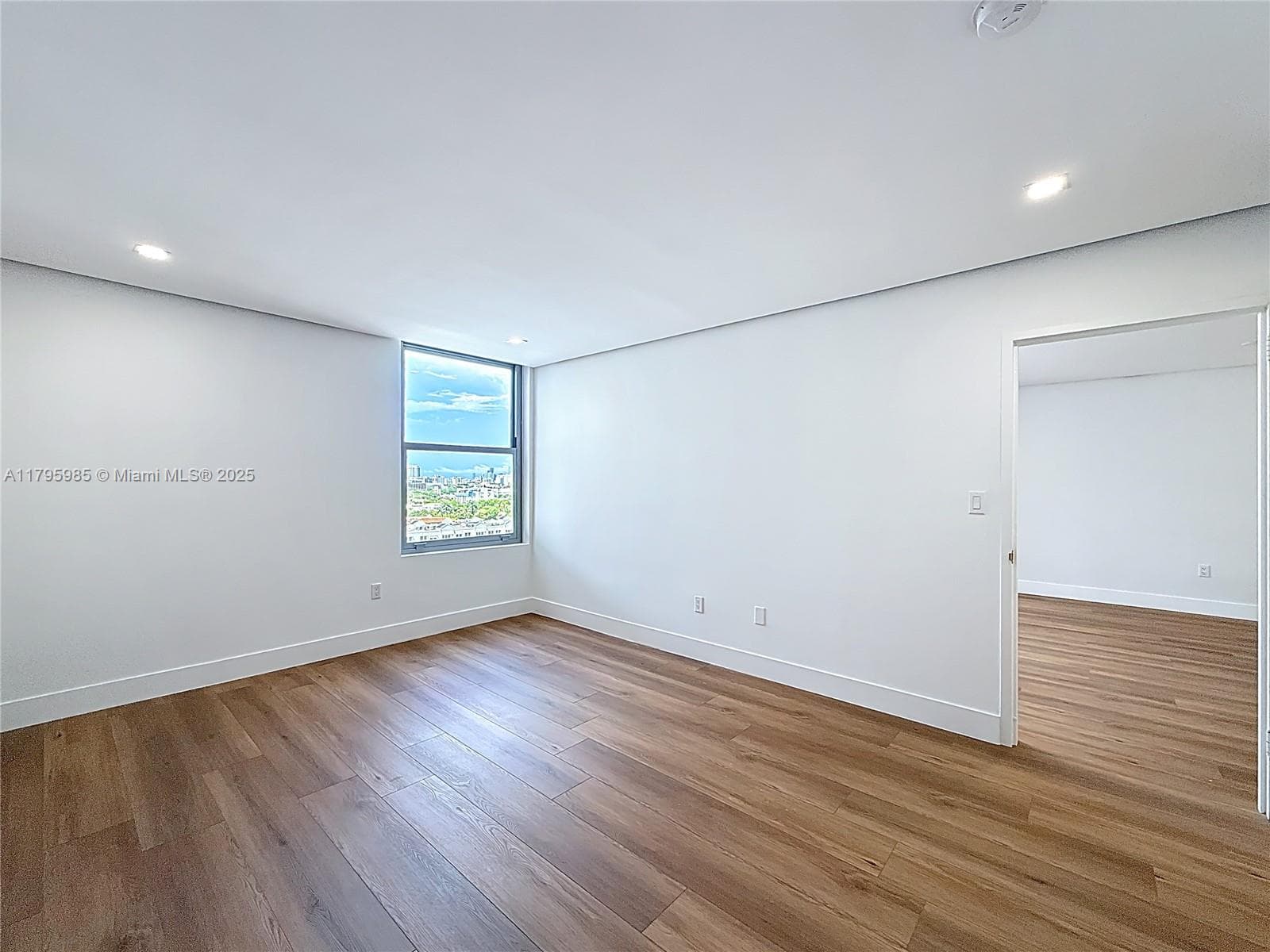2899 Collins Ave 1218 photo 21